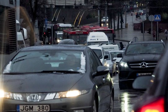 Laikinai keičiasi eismas Kalvarijų ir Krokuvos gatvių sankryžoje