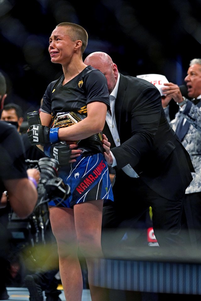 Rose Namajunas tapo pirmąja moterimi UFC, kuri susigrąžino čempionės titulą.<br> Reuters/Scanpix.com nuotr.