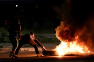 Jeruzalėje tęsiantis neramumams, Izraelio premjeras ragina visas puses nusiraminti