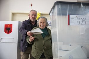 Albanija po audringos kampanijos renka parlamentą