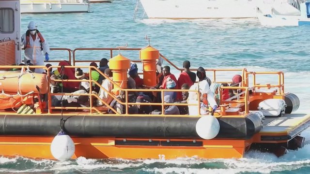 Kanarų salose išgelbėtas laivas su 49 migrantais: vienam prireikė medikų pagalbos