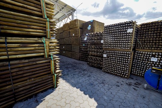 Po kelerių metų visuomeninių pastatų statybose vyraus vienintelė medžiaga – Lietuvoje jos netrūksta