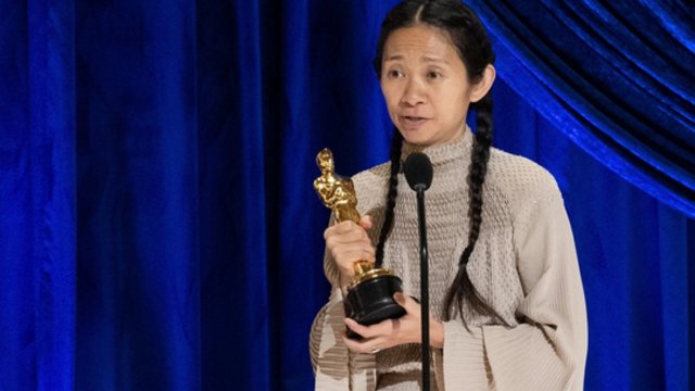 „Oskarų“ ceremonijoje triumfavo drama „Klajoklių žemė“