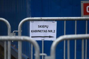 Vakcinų dalybos pagal SAM: vilniečiams keliolika tūkstančių papildomų dozių, šiauliečiams – špyga