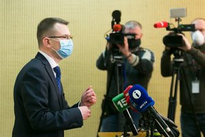 A. Dulkys perspėja: vengiant testavimo, rudenį negalėsime grįžti į mokyklas