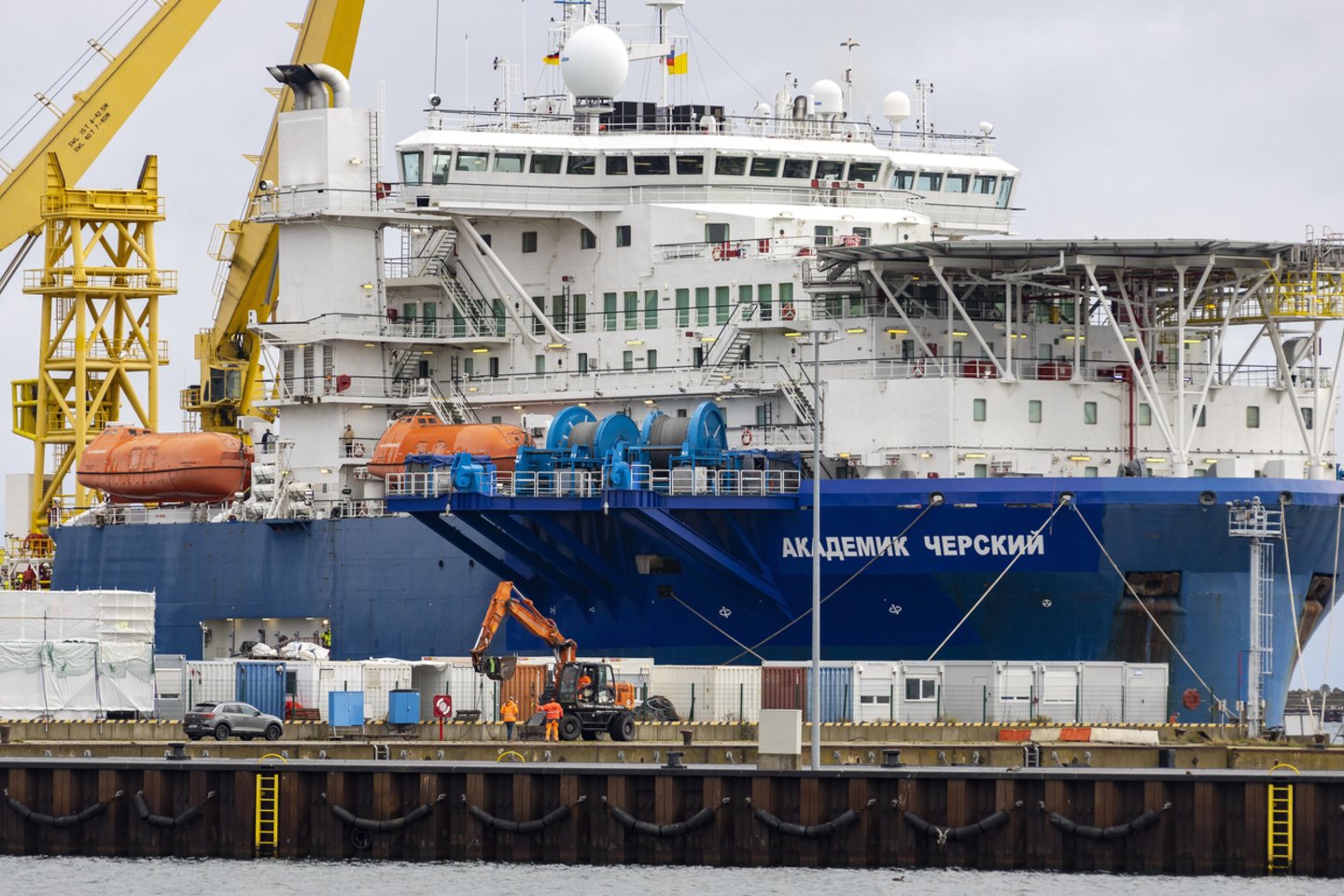 Antras Rusijai priklausantis vamzdynus jūroje klojantis laivas įsitraukė į dujotiekio „Nord Stream 2“ tiesimo užbaigimą.<br>Imago images/Scanpix nuotr.