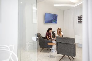 Papasakojo apie labai tikslų implantavimo būdą: dantį susigrąžinti kartais galima per vieną vizitą