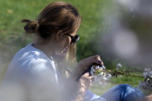 Sukčiai ištuštino jaunos vilnietės sąskaitą: pervedė pinigus sau ir bandė apsipirkti