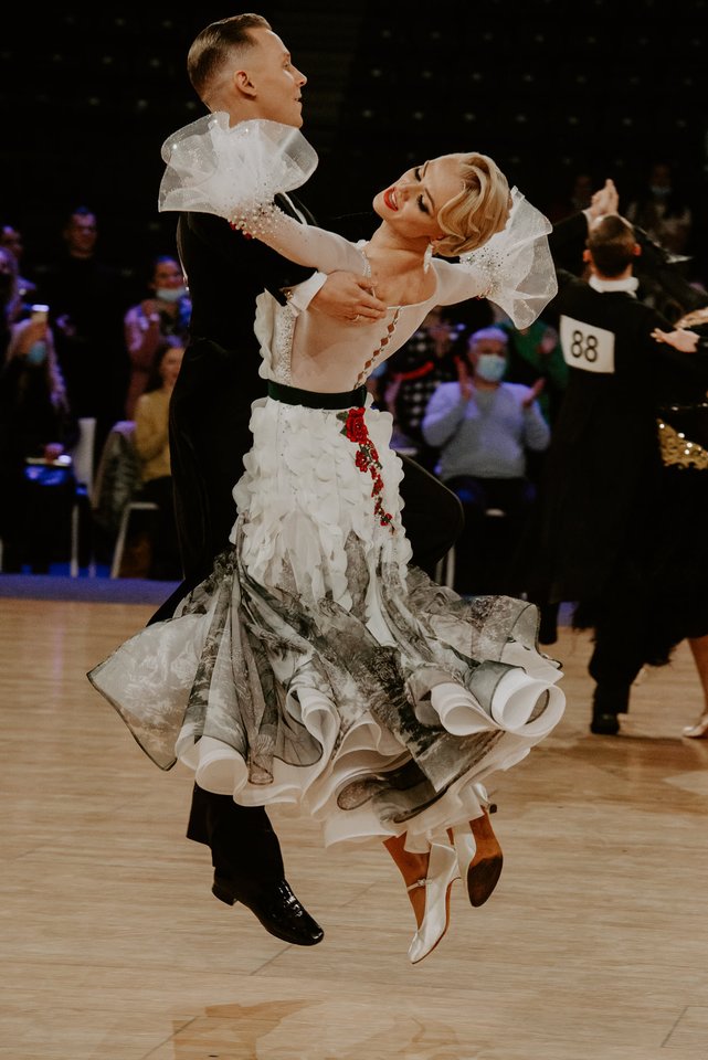 Standartiniai šokiai: kvikstepas (šoka Evaldas ir Ieva Sodeikos). <br>Milda Marija photography nuotr.