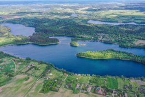 Prieš dešimtmetį įžvalgūs NT prekeiviai pusvelčiui įsigijo sklypų, šiandien – tai naujai atrastos žemės: 40 km nuo Vilniaus