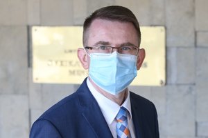 A. Dulkys pareiškė, kad skiepijimo prioritetai nebebus peržiūrimi, ir pasisakė apie Baltijos šalių „kelionių burbulą“