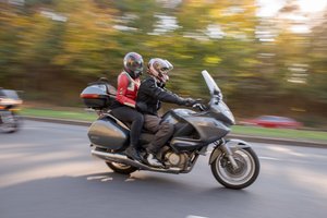 B kategoriją turintys vairuotojai galės sėsti prie lengvųjų motociklų vairo