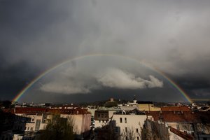 Savaitgalį – vieną cikloną keis kitas: saulė ir šiluma mainysis su lietumi ir perkūnija