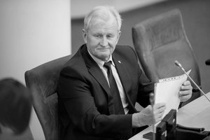 Mirė ilgametis Seimo narys Kęstutis Glaveckas
