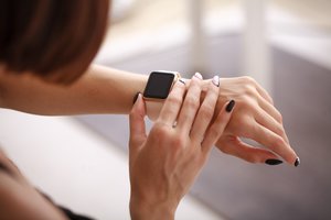 Su „Apple Watch“ Lietuvoje jau galima skambinti be telefono: ką dar gali šis laikrodis?