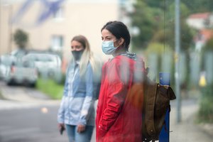 Nuo gegužės 3-osios abiturientai grįžta į mokyklas: kokių taisyklių teks laikytis