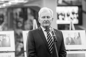 Seimo pirmininkė: dėl K. Glavecko laidotuvių tarsimės su šeimos nariais