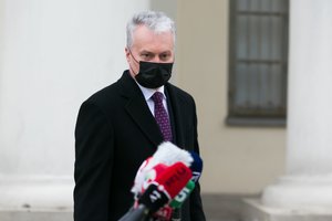 G. Nausėda mokyklose ragina daugiau dėmesio skirti pilietiškumo ir patriotizmo ugdymui