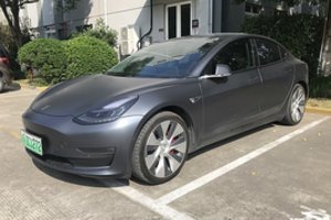 „Tesla“ savininkai Kinijoje į savo automobilius montuoja pedalus filmuojančias kameras – kam to reikia?