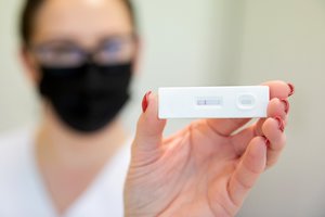 Didžiosiose „Maxima“ parduotuvėse jau galima įsigyti greitųjų COVID-19 antigenų testų