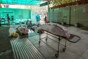 Košmaras Indijoje įgauna šiurpų pagreitį: pasiektas naujų COVID-19 atvejų rekordas