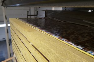 Raigardo kelio poste muitininkai vėl sulaikė kontrabandinėmis cigaretėmis prikimštus „karstus“