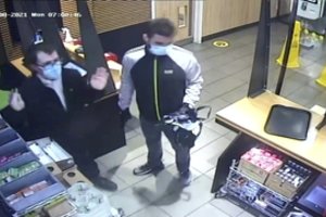 „McDonald‘s“ vištienos kepsnelių reikalavimas su ginklu rankoje baigėsi kalėjimu
