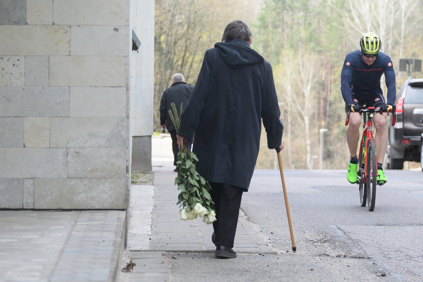Nuo vidurdienio į Vilniaus laidojimo rūmus, kur pašarvota urna su velionio palaikais, rinkosi Anapilin penktadienį iškeliavusio politiko šeima, giminės, artimiausi bičiuliai, politiniai bendražygiai.<br>V.Skaraičio nuotr.