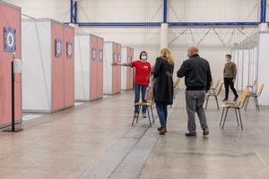 Per savaitę 46 tūkst. vakcinų sunaudojęs Vilnius ruošiasi kviesti skiepytis 45 m. gyventojus