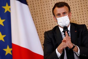 E. Macrono partija vienija jėgas su dešiniaisiais regioniniuose rinkimuose