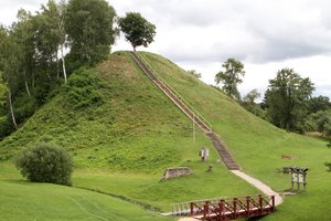 Merkinės piliakalnis vėl laukia lankytojų