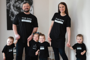 Ketvertuko mama Viktorija atvira: „Sukuosi kaip voverė rate“