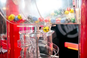 651 tūkst. eurų laimėjusi trijų vaikų mama pinigus mintyse išdalijo per keletą minučių