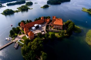 Pasiplaukiojimas Trakuose pabodo? Vadinasi, neišbandėte naujo maršruto viename giliausių Lietuvos ežerų