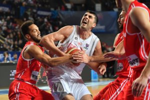 Rusijos svetingumas – su ispanų ekipa atskridęs gruzinas G. Šermadinis neįleistas į šalį ir nakvoja oro uoste