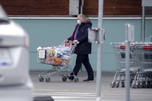 Išsiaiškino, kurių miestų gyventojai už ką moka brangiausiai ir pigiausiai: kur verta pirkti prekes ir paslaugas