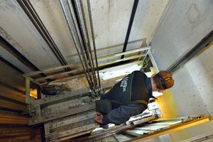 Vilniaus daugiabučiuose suskaičiavo 100 liftų, kuriems gresia nuosprendis – teks išjungti