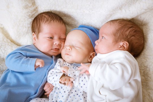 Medikai apie devintuką pagimdžiusią moterį: paskaičiavo, kokia tikimybė susilaukti tiek vaikų