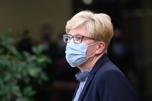 Masinės vakcinacijos nesulaukusioms ir skiepus bet kam dalinančioms savivaldybėms – I. Šimonytės kirtis