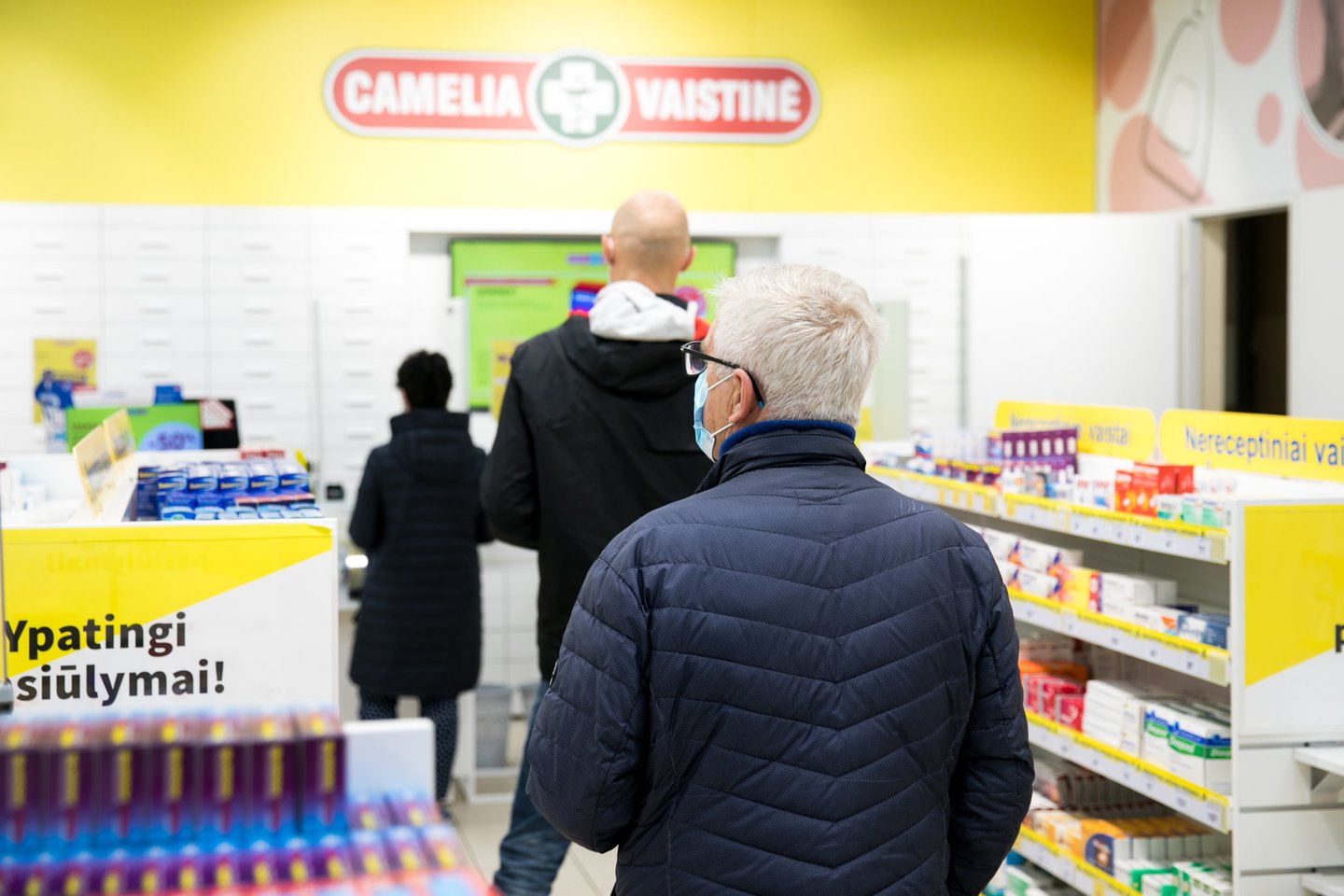 Pandeminiu laikotarpiu išaugo tiek būtiniausių vaistų, tiek ir maisto papildų ar sveikatos įrangos poreikis.<br>„Camelia“ nuotr.