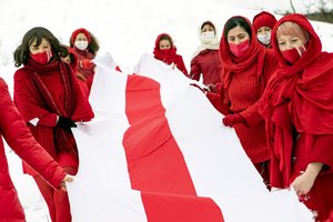 Baltarusijos politiniai kaliniai prisimena išgyventus kankinimus: mušimas ir dusinimas balikliu – kasdienė patirtis