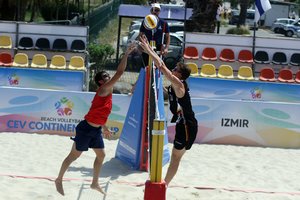 Lietuvos vyrų paplūdimio tinklinio rinktinė taip pat išsaugojo olimpinę viltį