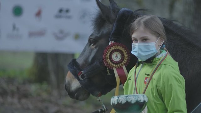 Sėkmingai pasiekta „Naujadvario žirgų taurės“ finišo linija: jauniausia dalyvė – penkiametė