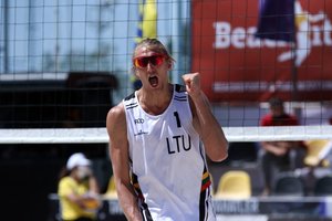 Stebuklingai išsigelbėję Lietuvos paplūdimio tinklininkai – finaliniame olimpinės atrankos turnyre
