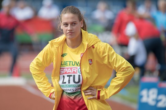 Daugiau nei penkiais metrais Lietuvos rekordą pagerinusi kūjo metikė: „Smagu pagaliau varžytis“