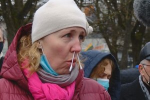 Kauno protesto prieš vaikų testavimą organizatorei – bauda, netruko sureaguoti jos bendražygiai