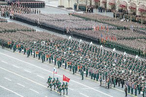 Paradas patinka ne visiems rusams: kaltina politikus dėl patriotizmo išnaudojimo saviems tikslams