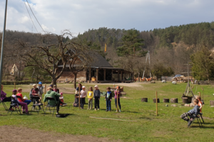 Karantino realybė lauko darželiuose: teko apsitverti tvoromis