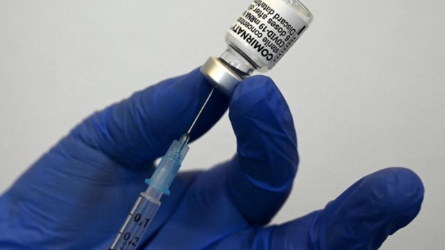 JAV patvirtino „Pfizer-BioNTech“ koronaviruso vakciną 12–15 metų paauglių skiepijimui