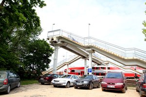 Susisiekimo ministerija nori išlaipinti miestų gyventojus iš automobilių: siūlys persėsti į kitą transportą